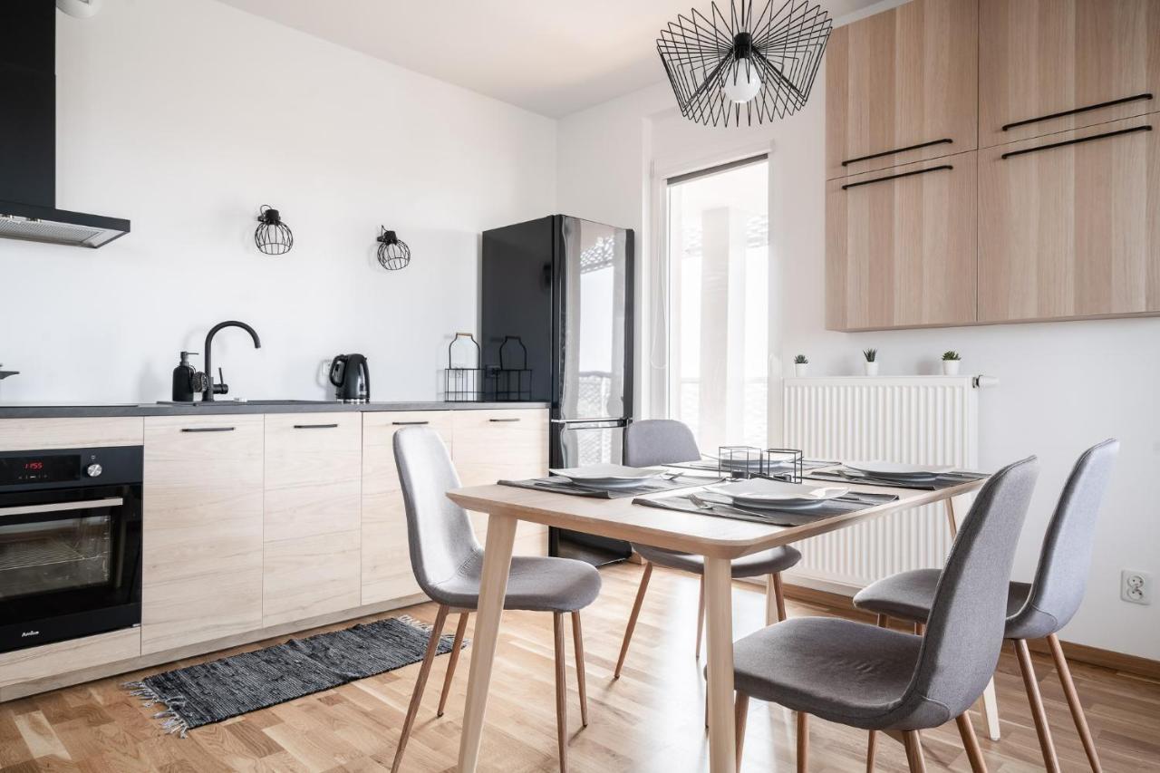 Rentplanet - Apartamenty Atal Tower Wrocław Zewnętrze zdjęcie