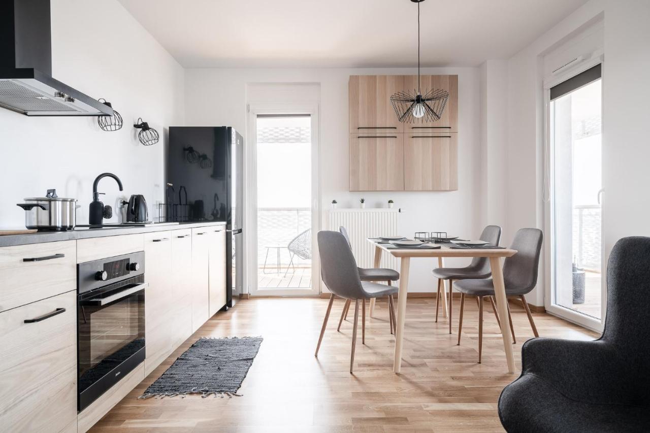 Rentplanet - Apartamenty Atal Tower Wrocław Zewnętrze zdjęcie